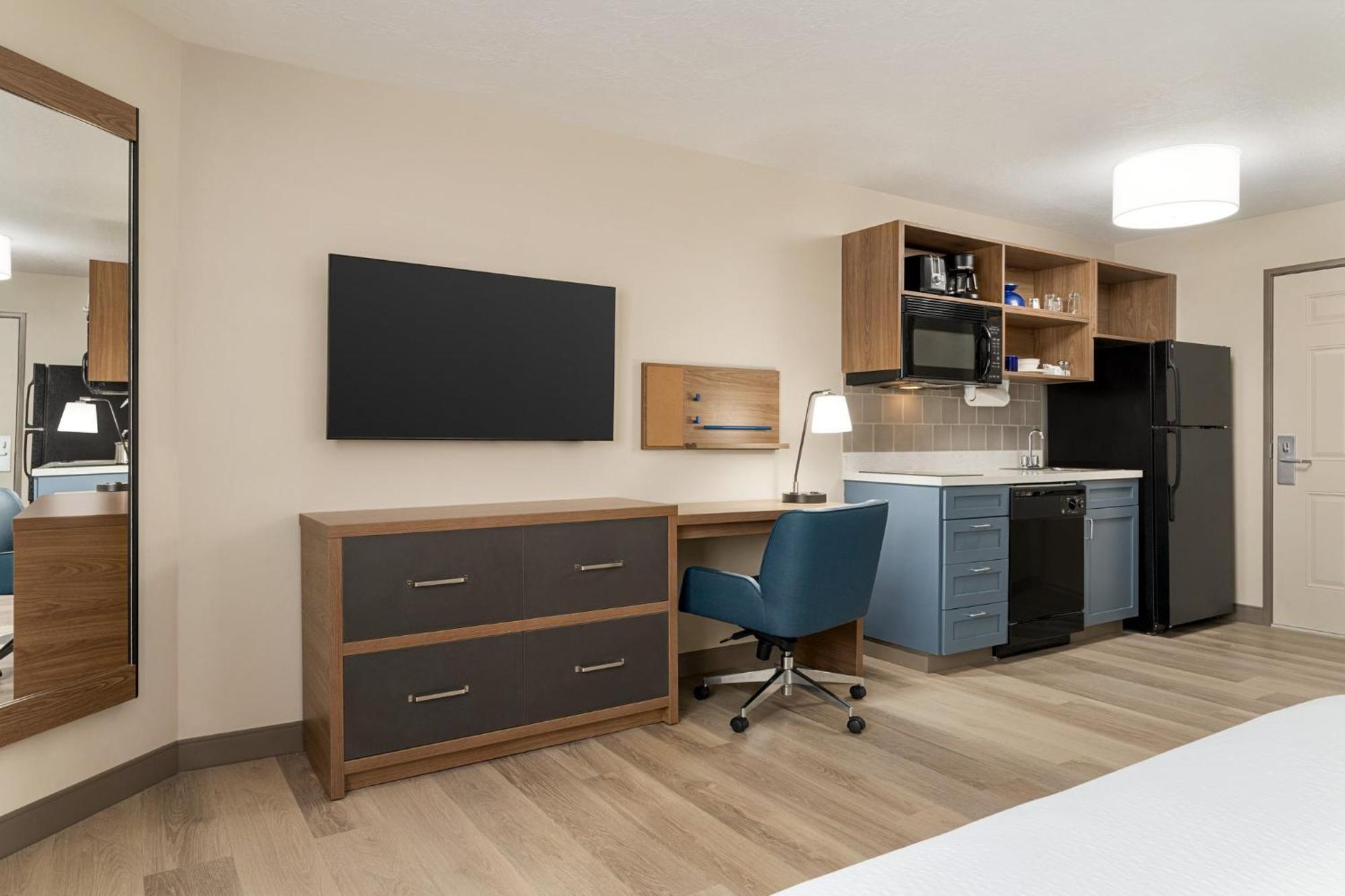 Candlewood Suites Boise - Towne Square By Ihg Exteriör bild