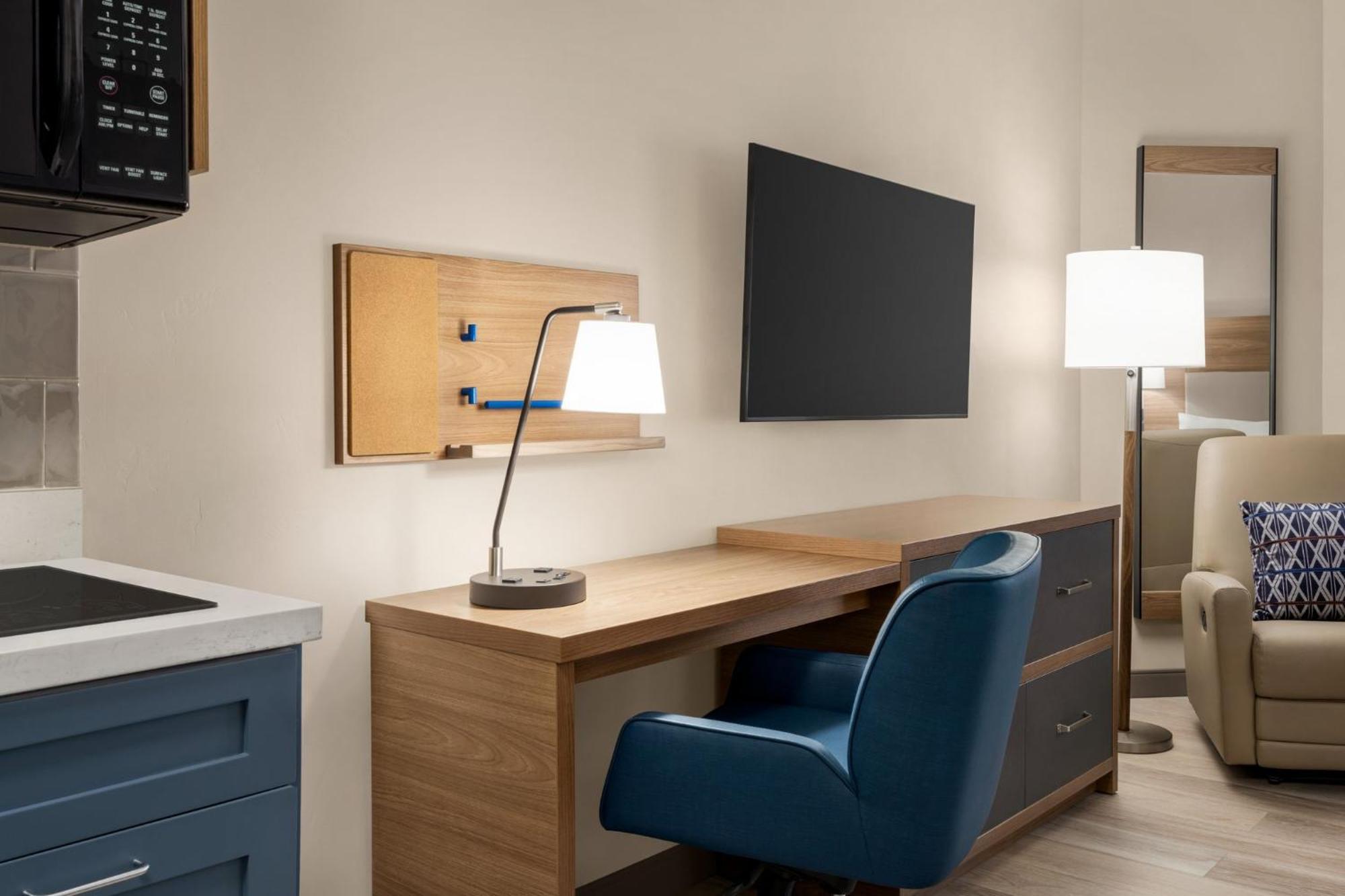 Candlewood Suites Boise - Towne Square By Ihg Exteriör bild